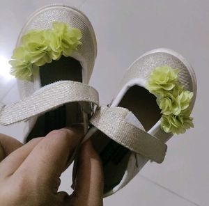 Golden Shoes With Floral Applique