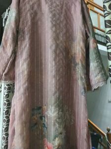 Its A Pakistani Kurti Set With Bottom
