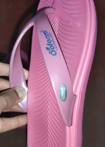 ALL OFFER ACCEPTED NEW Flipflops and Slippers
