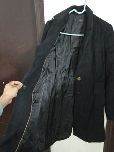 Elegant Black Coat bust 36