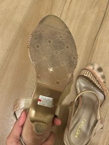 Metro Heels (UK 4)
