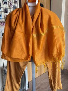 Ethnic Kurta Set (trousers+dupatta)