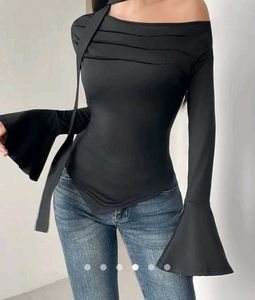 Asymmetric one shoulder flare sleeve top