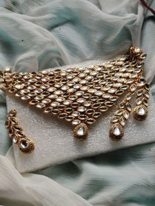 Elegant Kundan Jewelry Set