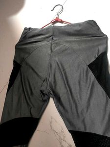 Workout Leggings - Gray and Black