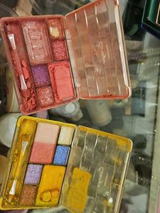 Cianyu Vibrant Eyeshadow Palettes
