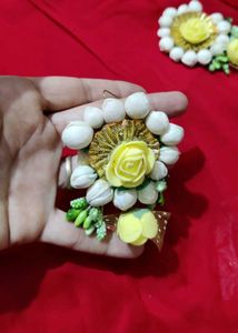 Unused Flower Jewellery Set