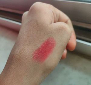 Hydrating Lip Balm Tinted SPF 50 PA+++