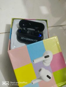 Noisemaker Black Wireless Earbuds