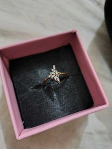 Sparkling Snowflake Ring