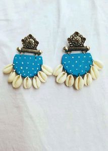 Trendy Black Earrings With Shell 🐚