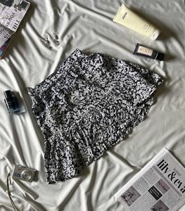 B&W floral skirt
