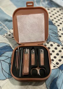 Manicure Kit -pocket size with leather handle