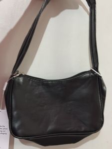 Savana Black Shoulder Bag