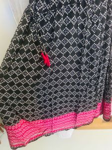 Black &amp; Pink Sleeveless Dress with Front Slit – M
