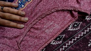 DJ&amp;C Mauve T-shirt