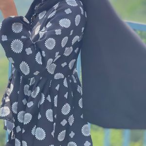 Elegant Black &amp; White Printed Tunic