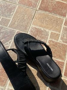 Walkway Black Platform Sandals