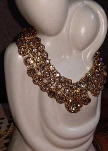 Elegant Gold Necklace