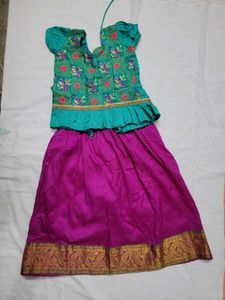 Kanchiveeram Pattu Pavadai