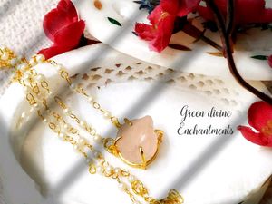 RAW ROSE QUARTZ with pearl chain necklace 😍