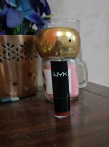 Nyx Extra Creamy Round Lipstick