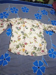 Fig Branded Top L Size