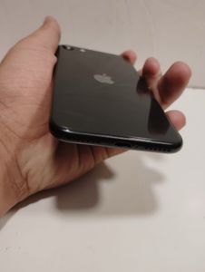 IPHONE SE 2 GENERATION GOOD CONDITION