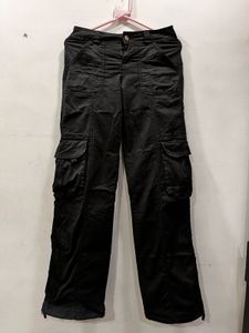 Black Cargo Pants (low-rise)
