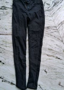Black skinny jeans