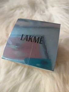 Lakme Hyaluronic Dewy Cream