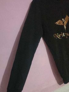 Stylish Black Graphic Sweatshirt