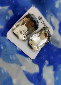 White stone Earrings