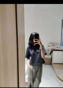 Trendy Black Crop T-Shirt