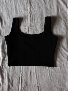 BLACK CROP TOP