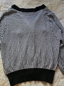 Classy Cardigan With Beautiful Buttons