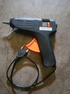 GLUE GUN