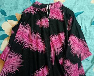 Chic Feather Print Cold Shoulder Top