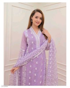 New Pakistani Suits Set With Beautiful Embroidery