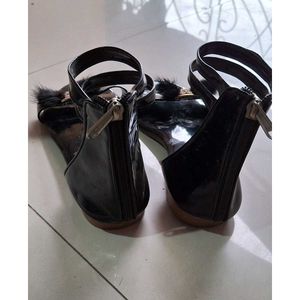 Cute Minimal Sandles