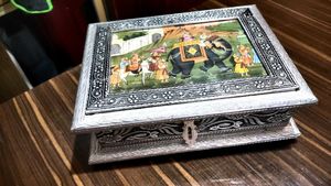 Traditional Oxidised Box