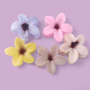 Trendy Multicolor Flower Design Hair Clutcher