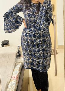 AKS Women Blue & Off-White Ethnic Print Kurta