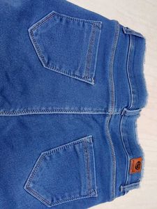 Classic Blue Stretchable Skinny Jeans for Women