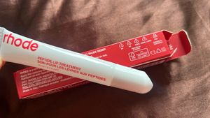 Rhode Peptide Lip Treatment