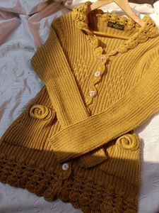 Vintage Knit Cardigan 💛