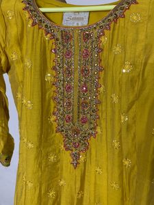 Rmkv yellow gown