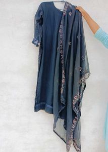 Elegant Embroidered Kurta Set