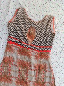 Patterned Sleeveless Kurti L Size
