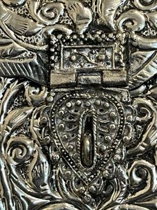 Silver Antique Bag With Velvet Lining